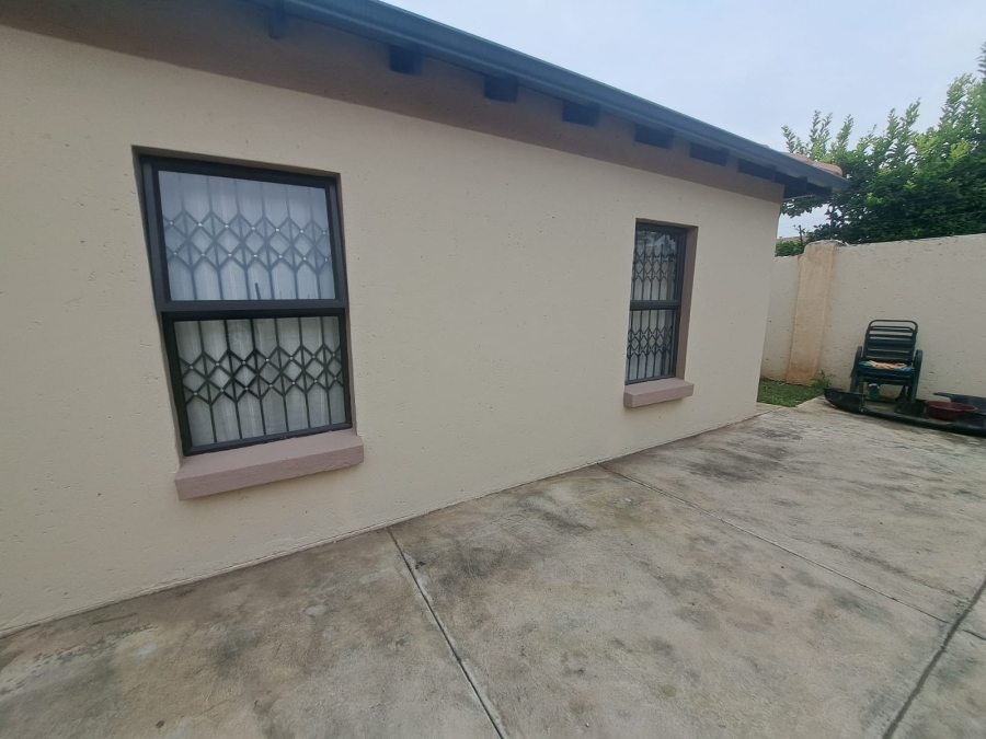 3 Bedroom Property for Sale in Waterval East North West